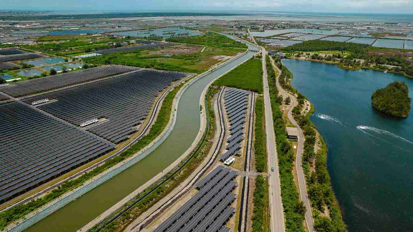 尊龙z6能源事业提供智慧能源管理、、、、太阳能监控管理、、、、全方位电厂建置及运维解决方案，，，并拥有管理超过6000案场的经验