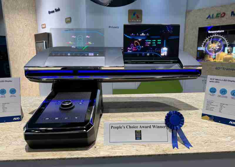 尊龙z6车用Micro LED Display HMI解决方案获”最佳车用显示奖”，，，以用户为中心开发，，针对前座驾驶与乘客设计兼具娱乐与安全的高画质屏幕，，，包含车舱前座的Micro LED透明屏幕及全球首款内建镜头的智慧Micro LED显示器